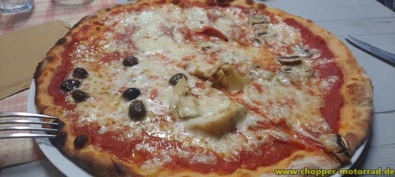42-20221005-Tag 4 Pizza in Loano Italien.jpg